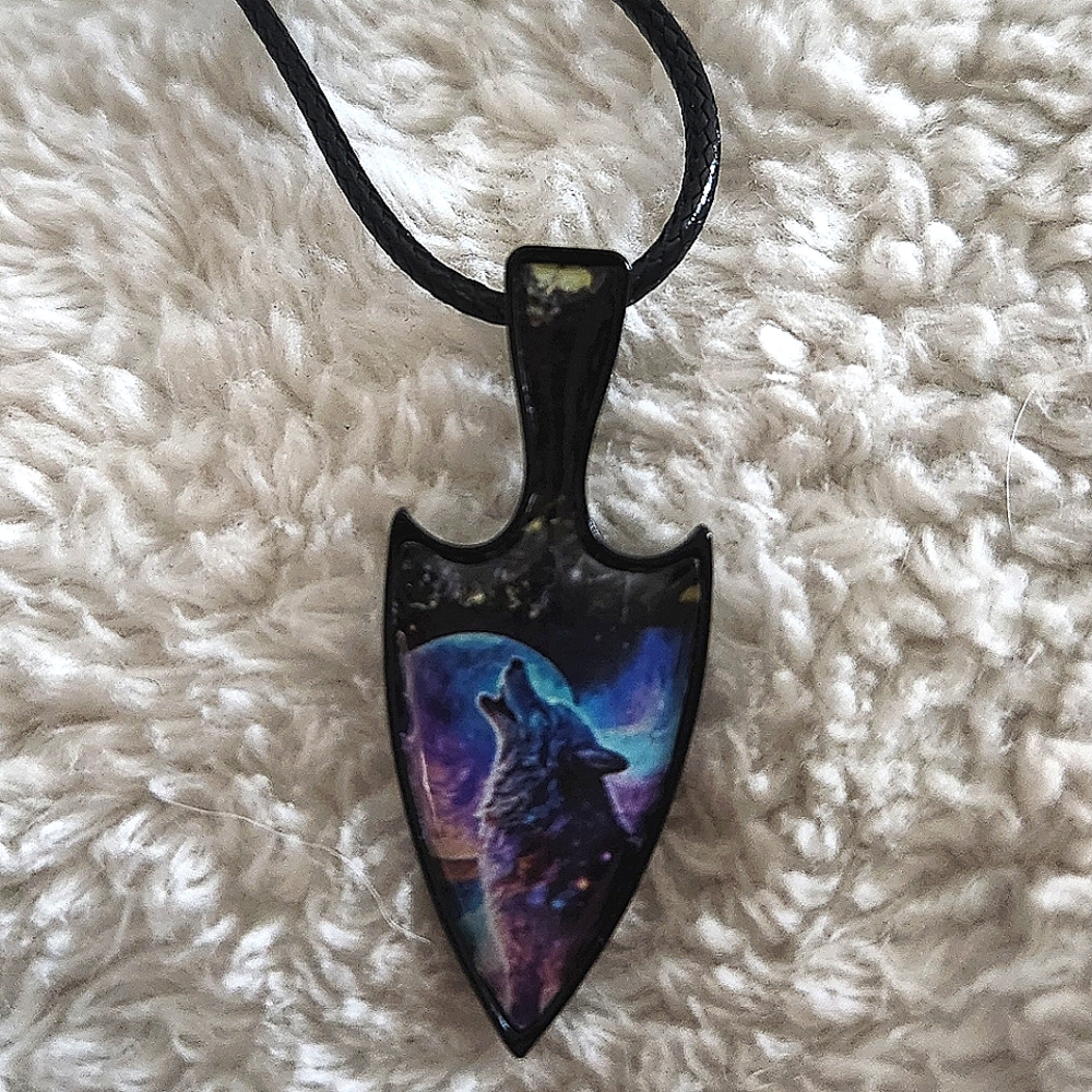 wolf  necklace - Picture 2 of 2